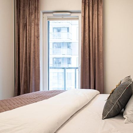 Wola Glamour Apartment Varşovia Exterior foto