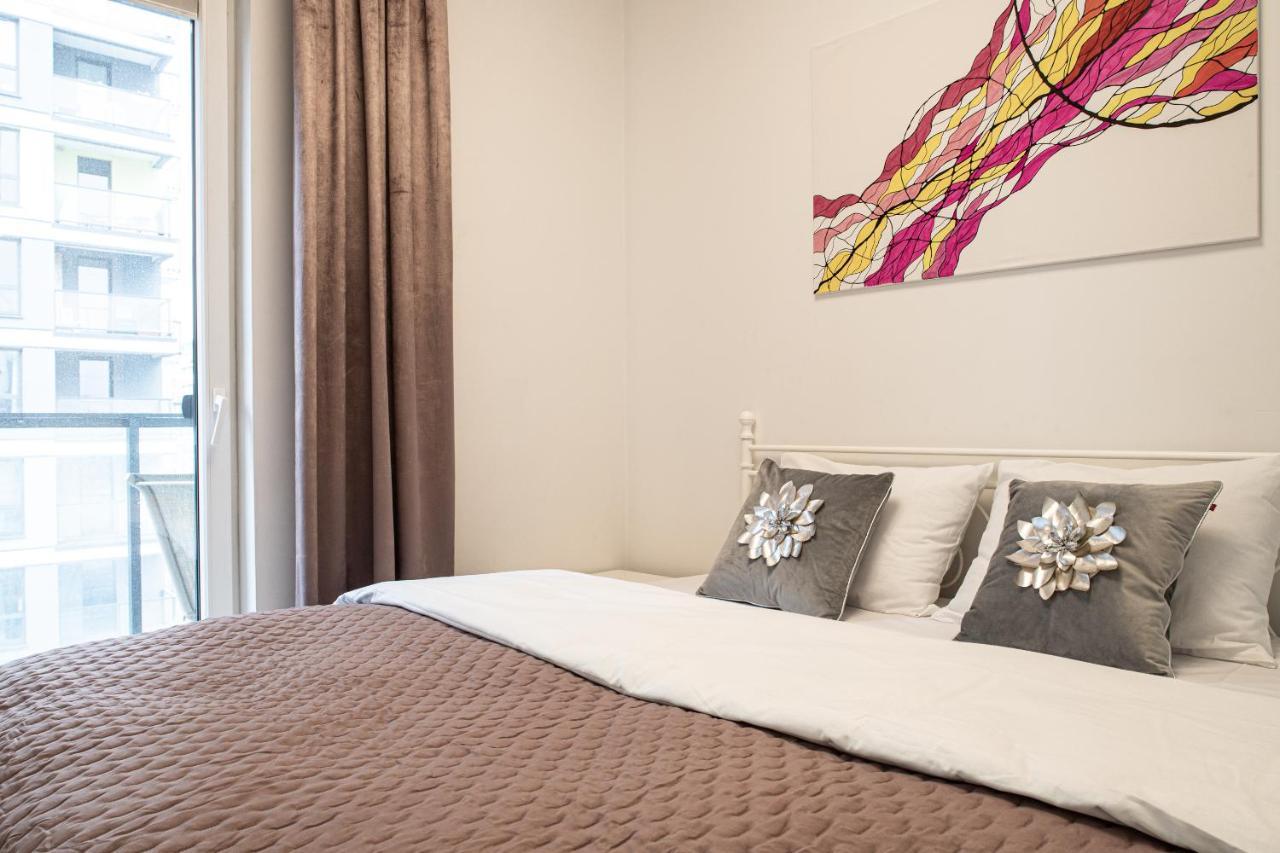 Wola Glamour Apartment Varşovia Exterior foto