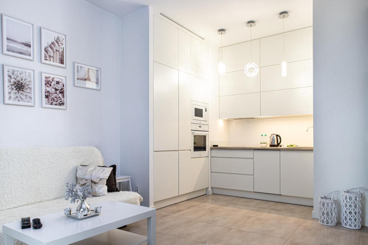 Wola Glamour Apartment Varşovia Exterior foto