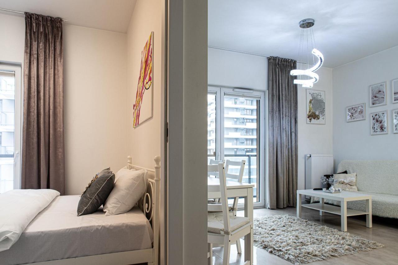 Wola Glamour Apartment Varşovia Exterior foto