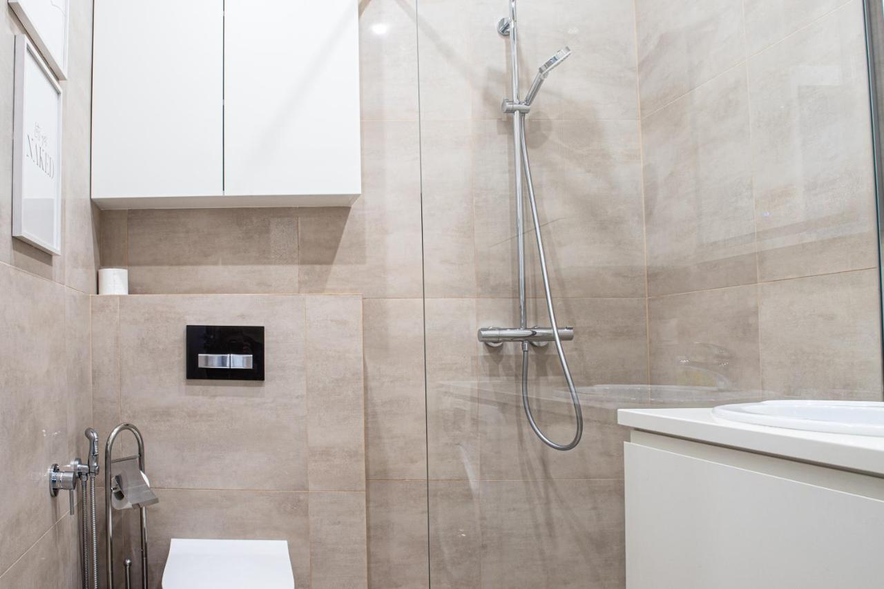Wola Glamour Apartment Varşovia Exterior foto